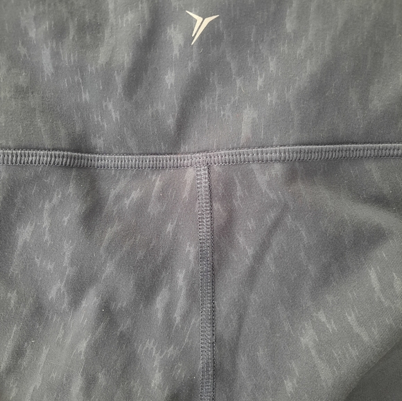 High waisted athletic shorts - Picture 2 of 3